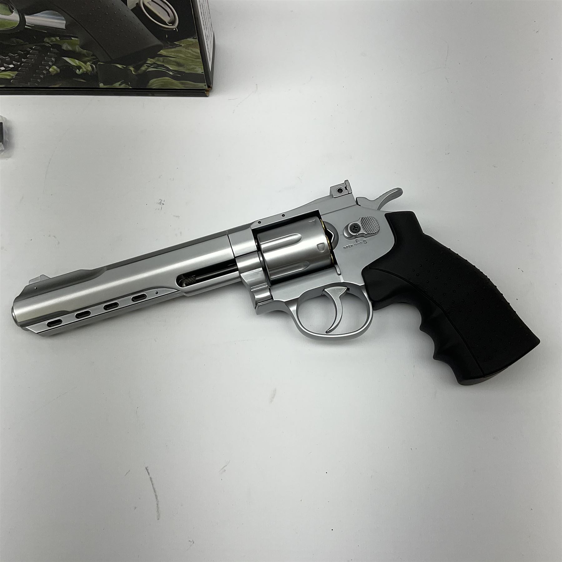 BCS FS-1002 full metal CO2 revolver, L32cm overall; boxed with two CO2 cartridges, instructions etc