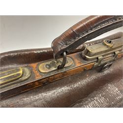Small leather Portmanteau gentleman’s travelling toilet bag