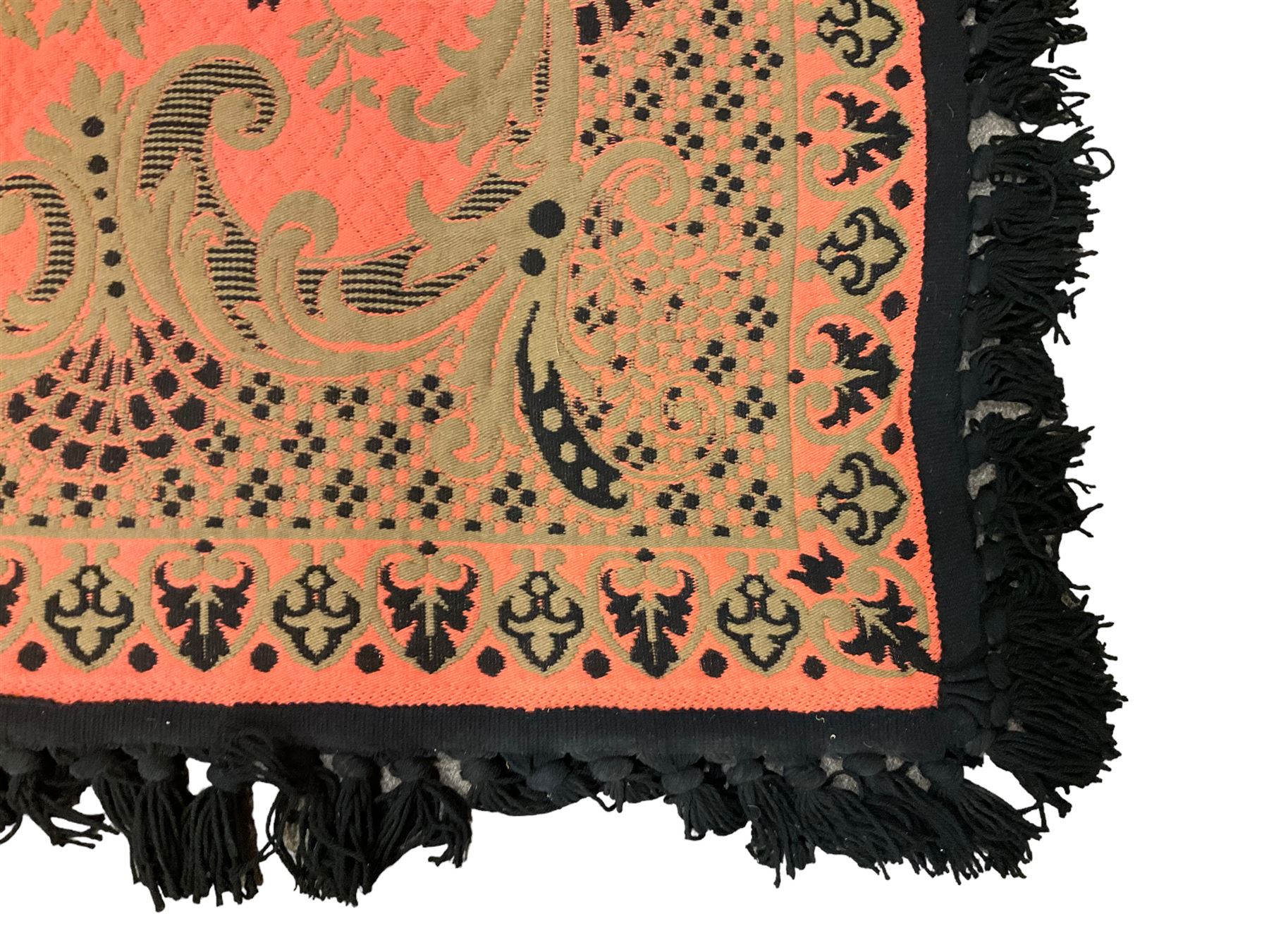 Persian Tabriz design fushia ground rug or wall hanging, central foliate medallion surrounded by rinceaux patterns, border decorated with stylised palmettes and large fringe 