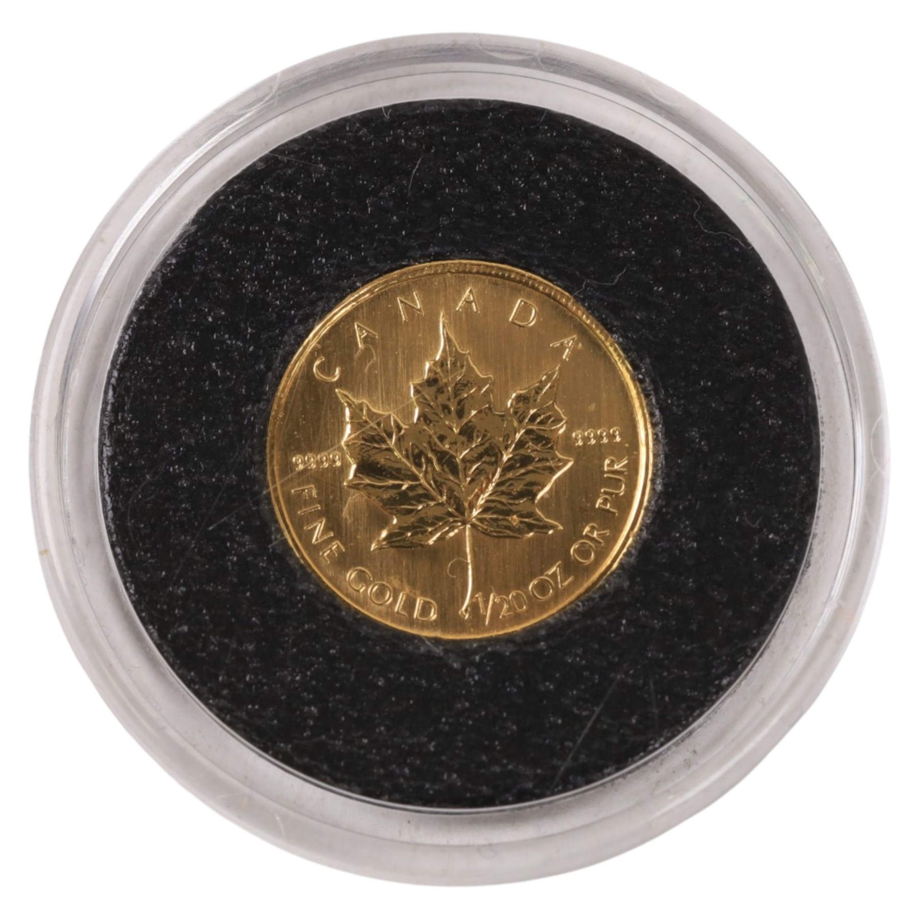 Three Queen Elizabeth II fine gold coins, comprising Australia 2001 'Kangaroo Nugget' one twentieth ounce five dollar, Falkland Islands 1997 'Henry VIII' one twenty-fifth ounce two pound, and Canada 2001 'Maple Leaf' one twentieth ounce one dollar, with certificates