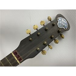 Early 20th century John Grey & Sons London eight-string banjo mandolin with 20cm (8