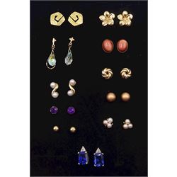 Collection of 9ct gold stone set stud earrings including goldstone and pearl and 9ct other gold studs including flower and geometric design