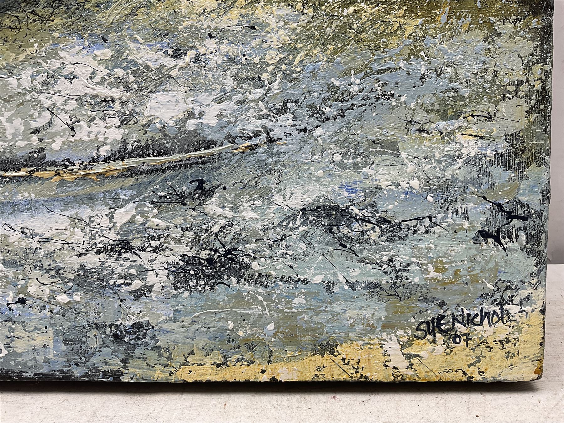 Sue Nichol (Northern British Contemporary): Low Tide at Staithes, acrylic on canvas signed and dated '07, 61cm x 92cm (unframed)