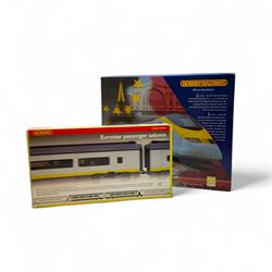 Hornby '00' gauge R665 Eurostar train pack and R4013 Eurostar