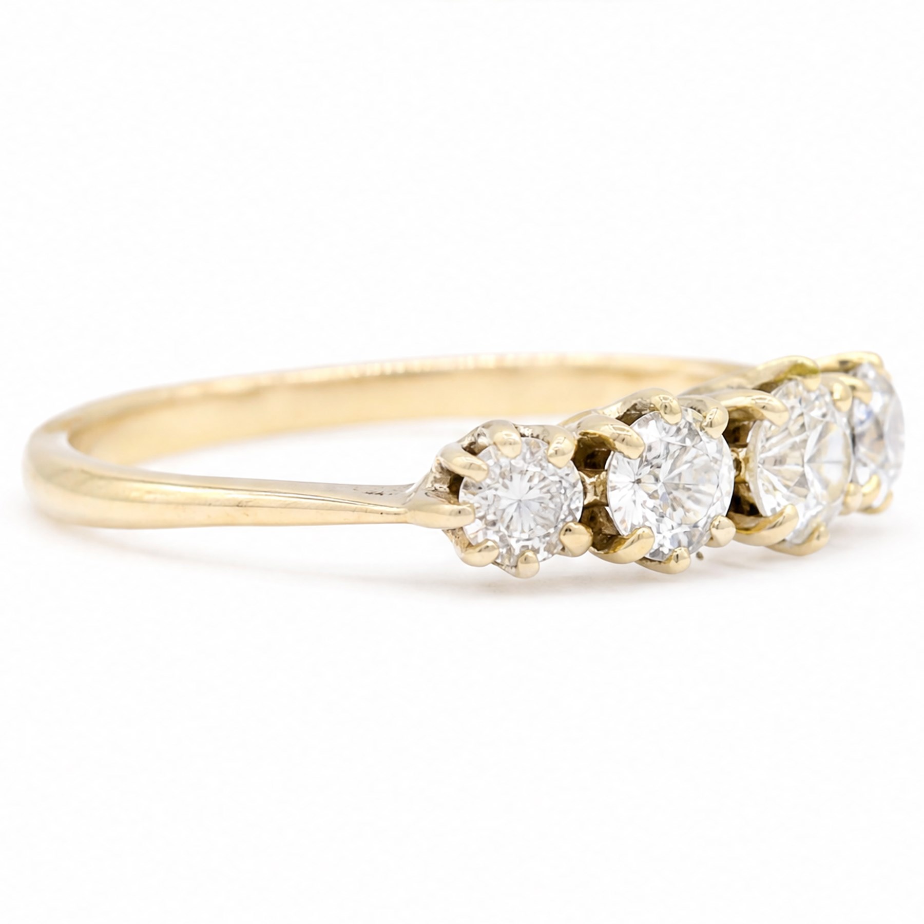 Early 20th century 15ct gold five stone diamond ring, set with five graduating old cut diamonds, total diamond weight approx 0.90 carat