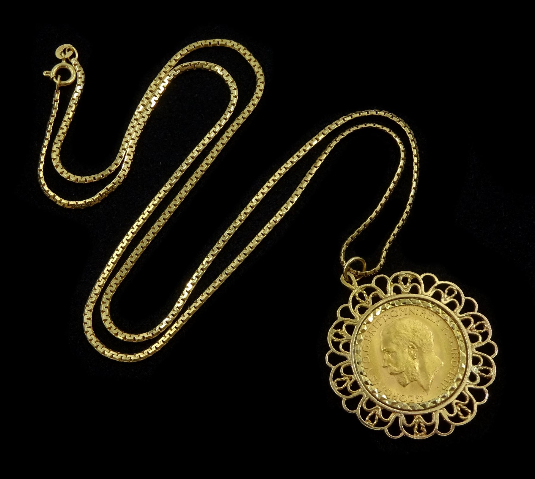King George V 1912 gold full sovereign coin, loose mounted in 9ct gold pendant, on 9ct gold necklace chain