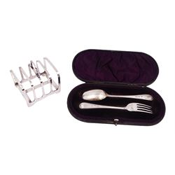 Victorian silver five bar toast rack, hallmarked Stokes & Ireland Ltd, together with Victorian silver fork and spoon set, each with beaded rims, hallmarked London 1896, William Hutton & Sons Ltd, toast rack H8cm