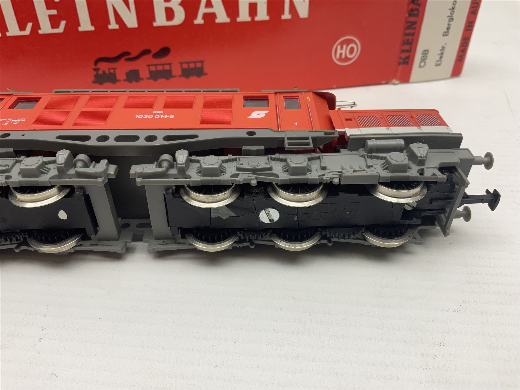 Kleinbahn HO gauge - three locomotives OBB 1020 Elektr. Berglokomotive; OBB 1044.209-3 Elektrische Lokomotive; and OBB 2050 Dieselelektrische; all boxed (3)