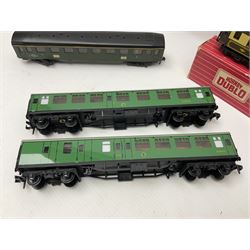 Hornby Dublo - ten passenger coaches including two Southern and four maroon BR Mk.I Passenger Coaches and four Pullman Cars (two x Aries, Car No.74 and Car No.79); together with two French SNCF HO Paris-Lille coaches; all but one unboxed (12)