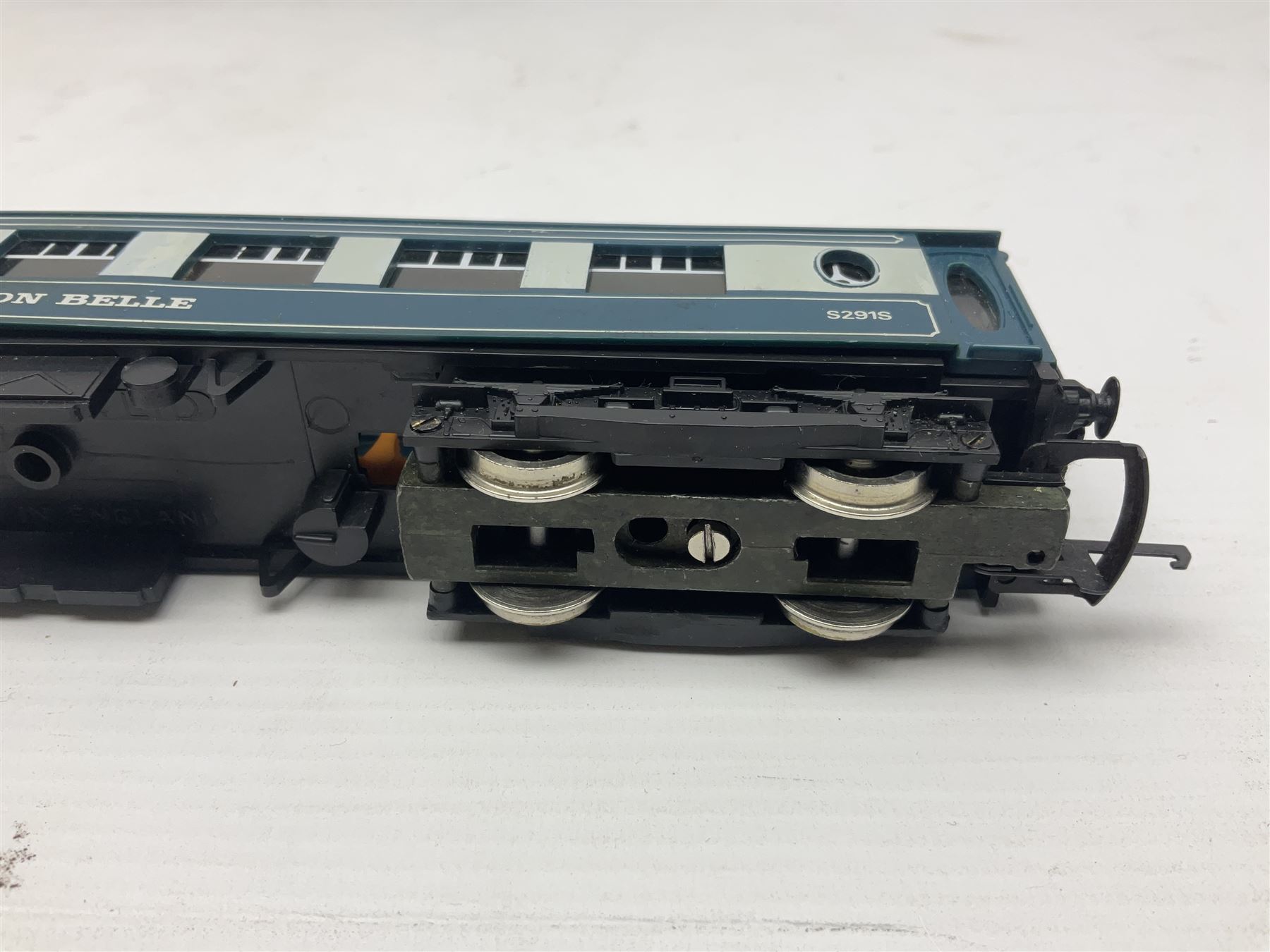 Wrenn '00' gauge - 'The Brighton Belle' Southern Electric Pullman two-car set Nos.S290S and S291S; boxed