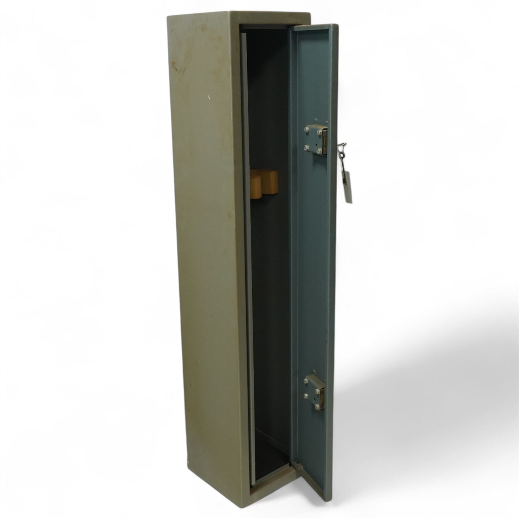 Standfast steel double locking gun cabinet 130cm x 26cm x 26cm