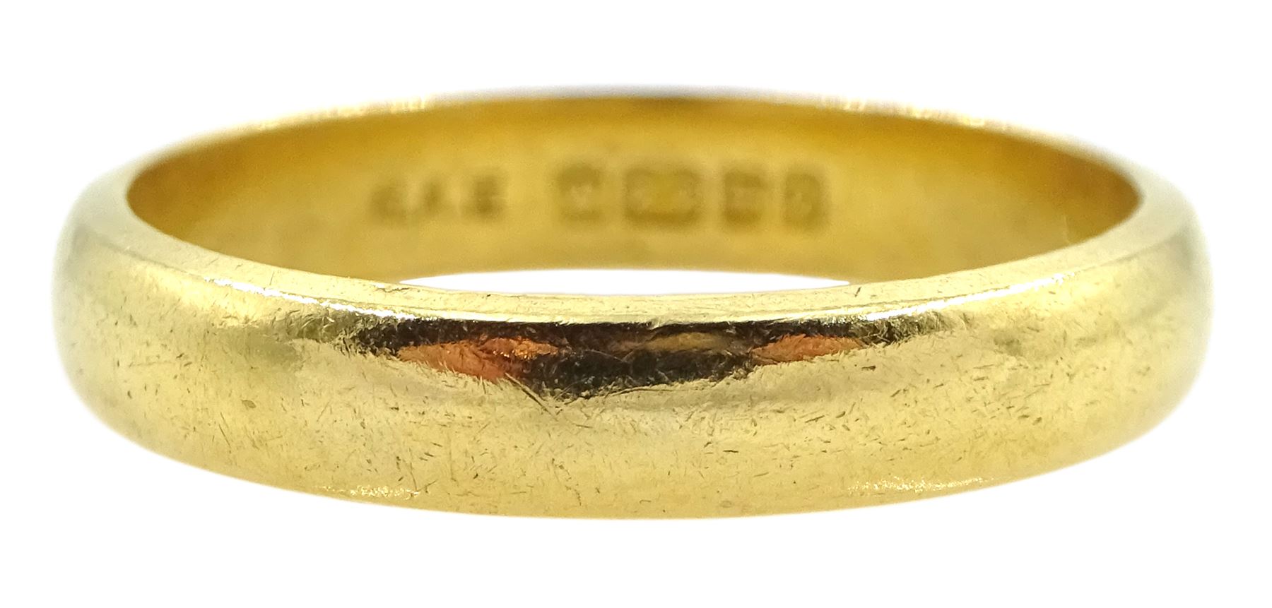 22ct gold wedding band, maker's mark G.A.E, Birmingham 1965, approx 3.8gm