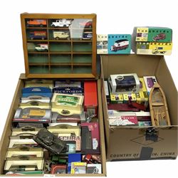 Modern die cast models including cars, train, tank etc including examples by Days Gone, Hornby, Corgi, Lledo, Vanguards, etc and a wood display box