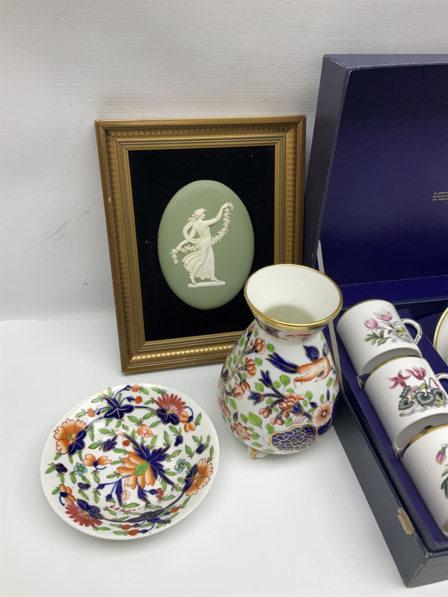 Copeland Spode tureen and platter, in peacock pattern, together with Herend Hungary trinket box and cover, Copeland vase and other ceramics 