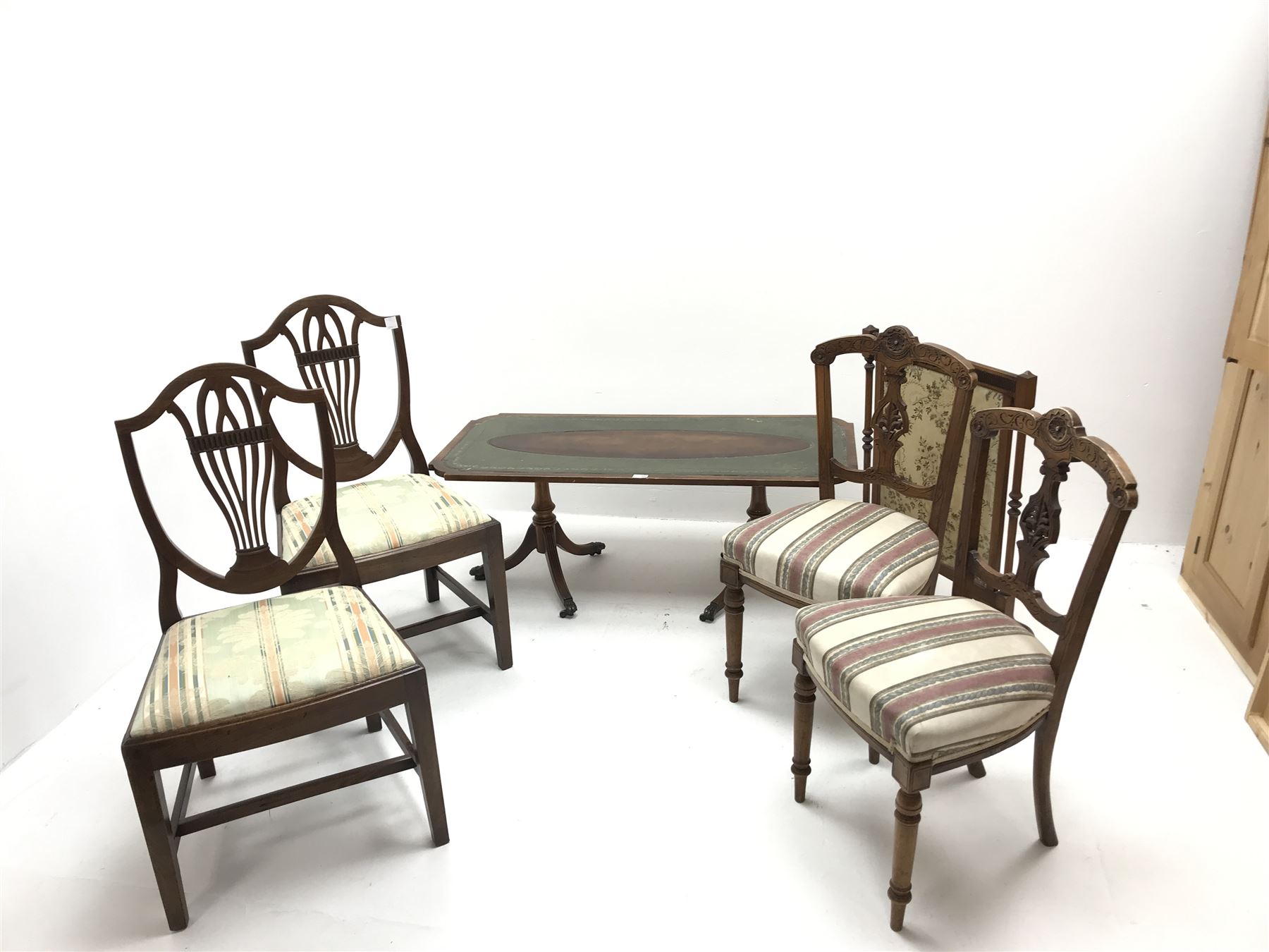 Pair of Edwardian chairs, shaped cresting rail, upholstered seats, turned tapering supports (W47cm) a fire screen, two other chairs and a leather top coffee table