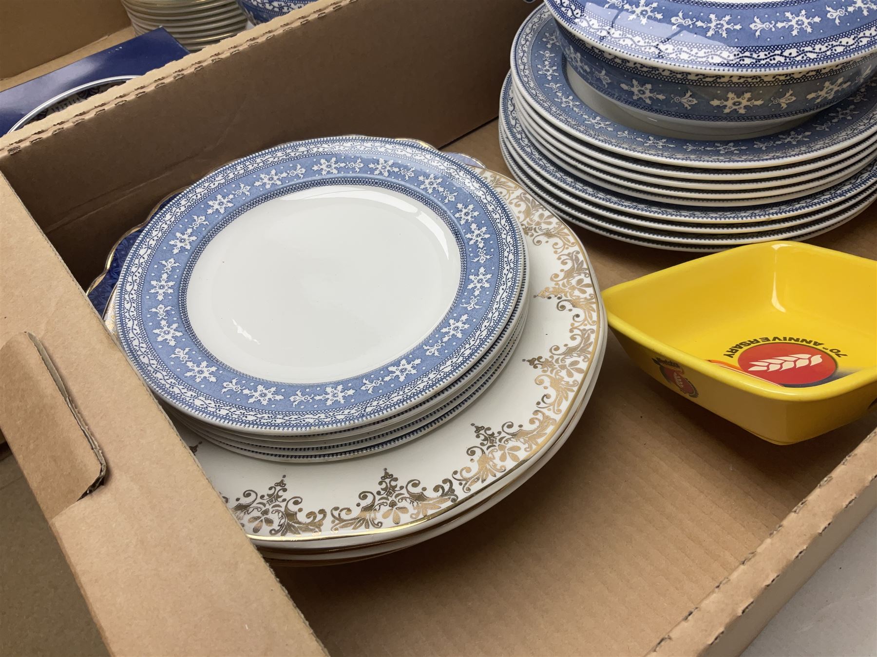 Maling Maltese pattern part dinner wares, including dinner plates, tureens, side plates etc, together with Pyrex dinner wares, decorated in flying duck pattern, Johnson Bros Indian Tree pattern tea and dinner wares and a collection of decorative and calendar plates, etc, in six boxes 