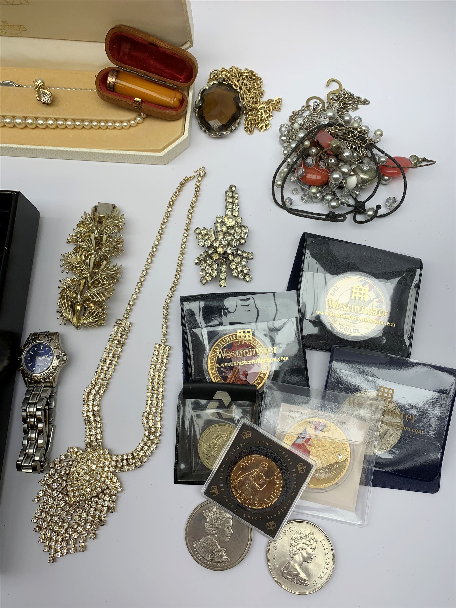 Cased 9ct gold mounted cheroot holder hallmarked, two silver 'For God and the Empire' award brooches, hallmarked, other silver jewellery stamped, Seiko ladies wristwatch and collection of watches, coins and costume jewellery
