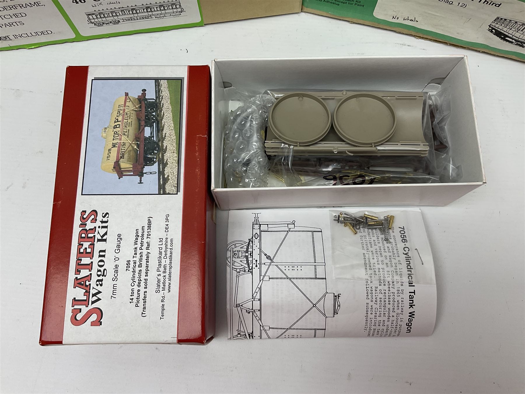 Eighteen boxed '0' gauge model railway kits for coaches and wagons from various makers, to include Roxey Mouldings, Slater’s Wagon Kits, Parkside Dundas, Blacksmith Models etc, all in original boxes (18)