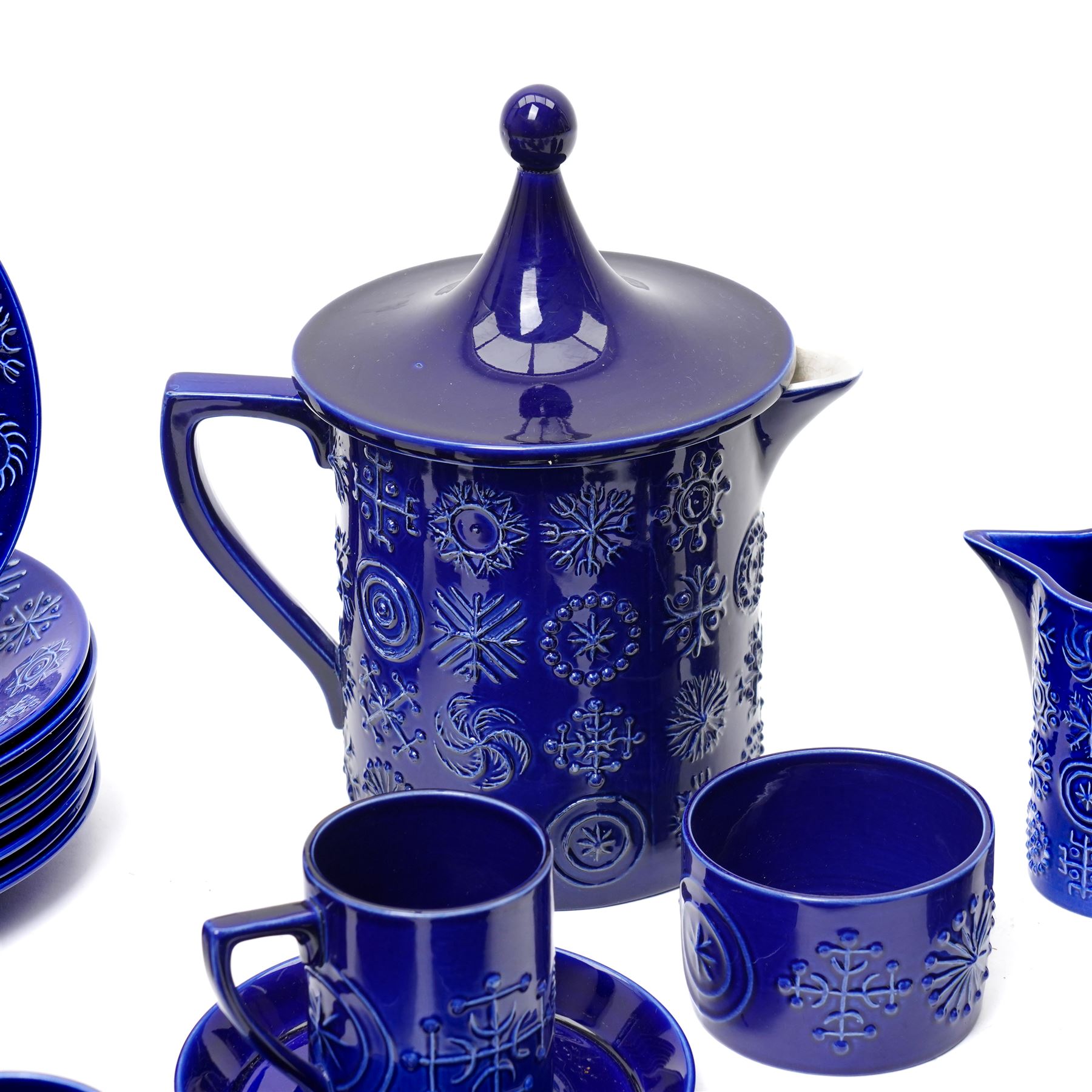 Portmeiron 1960s Totem blue pattern coffee service, comprising coffee pot, ten cups and nine saucers, two sucriers, milk jug and ten side plates 