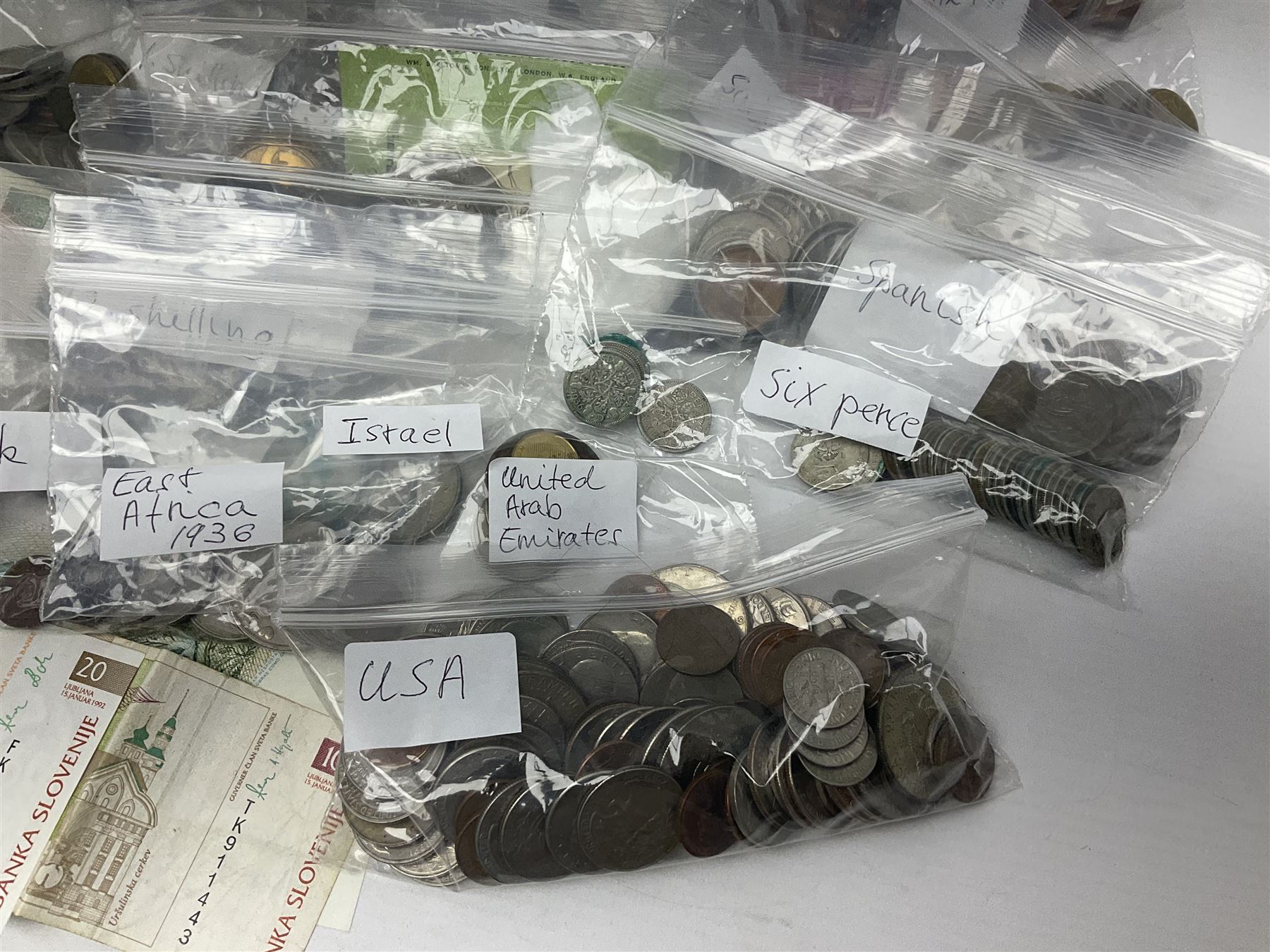 Great British and World coins, including pre-decimal coinage, French, Italian, German and other pre-Euro coinage, various medallions etc