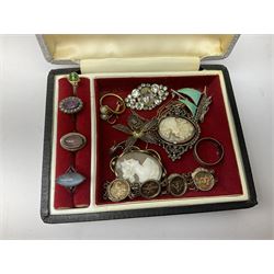 Silver and stone set silver jewellery and a collection of vintage and later costume jewellery including brooches and bead necklaces