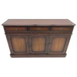 Georgian style mahogany sideboard, fitted with three drawers and three cupboards