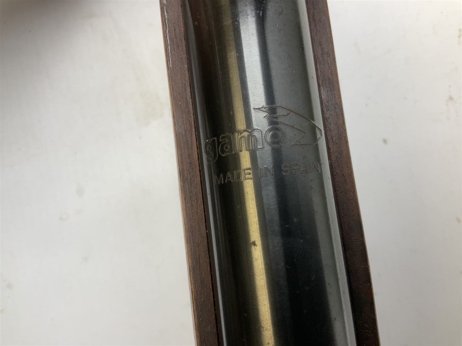 Gamo Magnum 2000 .22 air rifle with break barrel action and trigger guard safety, serial no.2106207 L109cm; in gun sling