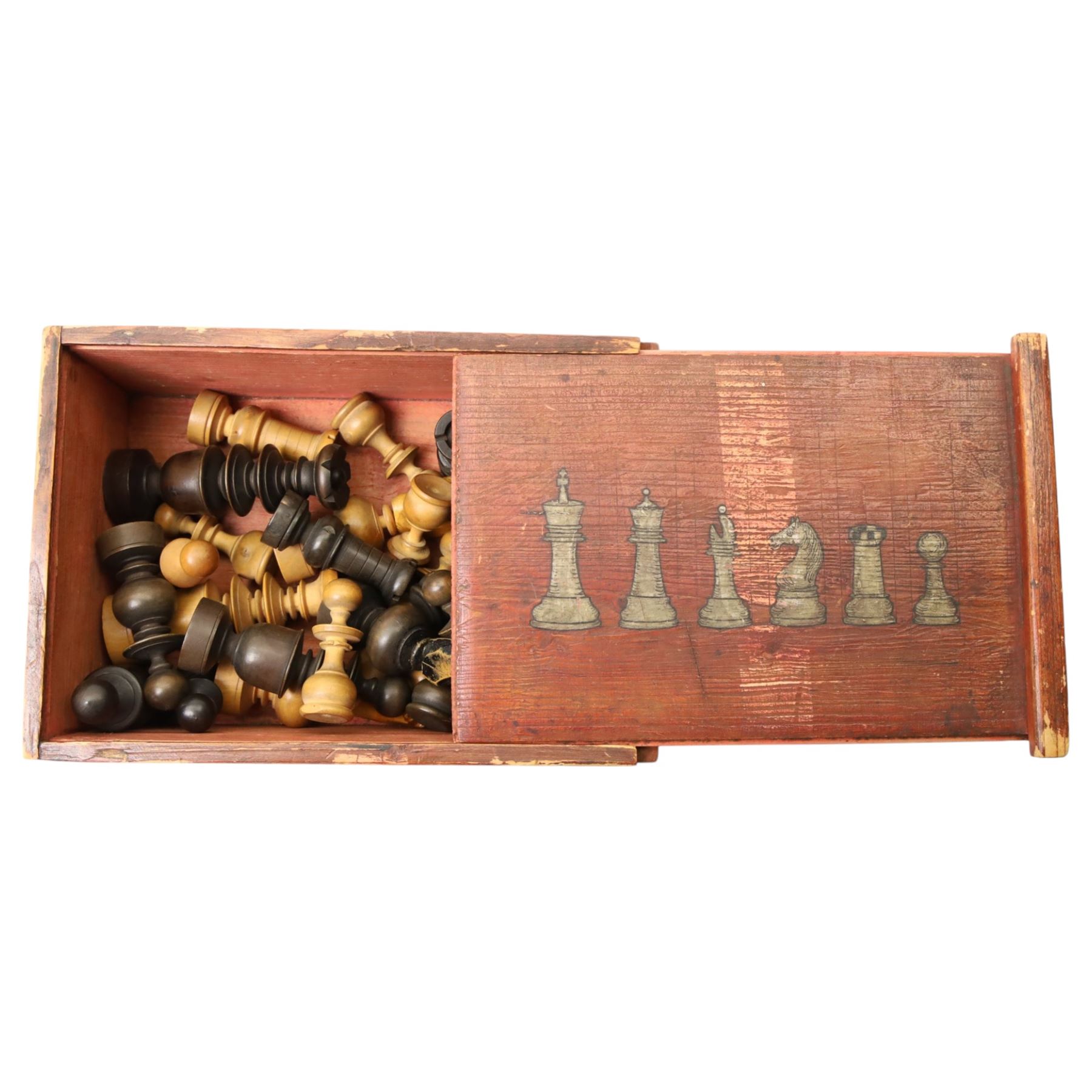 Vintage stained boxwood chess set, height of king 9cm in pine box