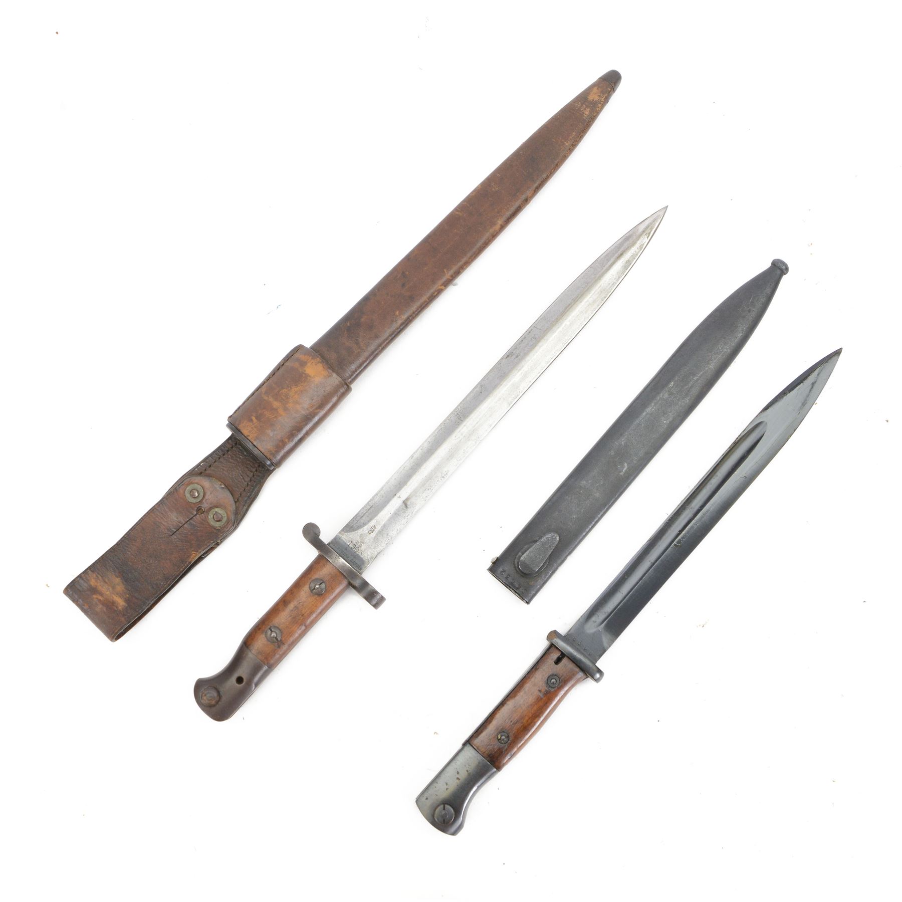  British 1903 pattern SMLE bayonet by Wilkinson London, marked 1903 Wilkinson London to the blade, in scabbard, with leather frog, together with German K98 bayonet with metal scabbard 