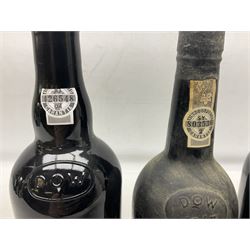 Dow's vintage port, comprising the years 1963 and two 2007, various contents and proof (3)