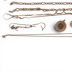 14ct gold jewellery, including chain links and ring, 12ct gold circular pendant and 9ct gold chain links ring 