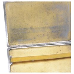 1930s silver cigarette case, of rectangular form, with engine turned decoration and engraved cartouche, hallmarked Mayes, Mills & Co, Birmingham 1933, L12cm