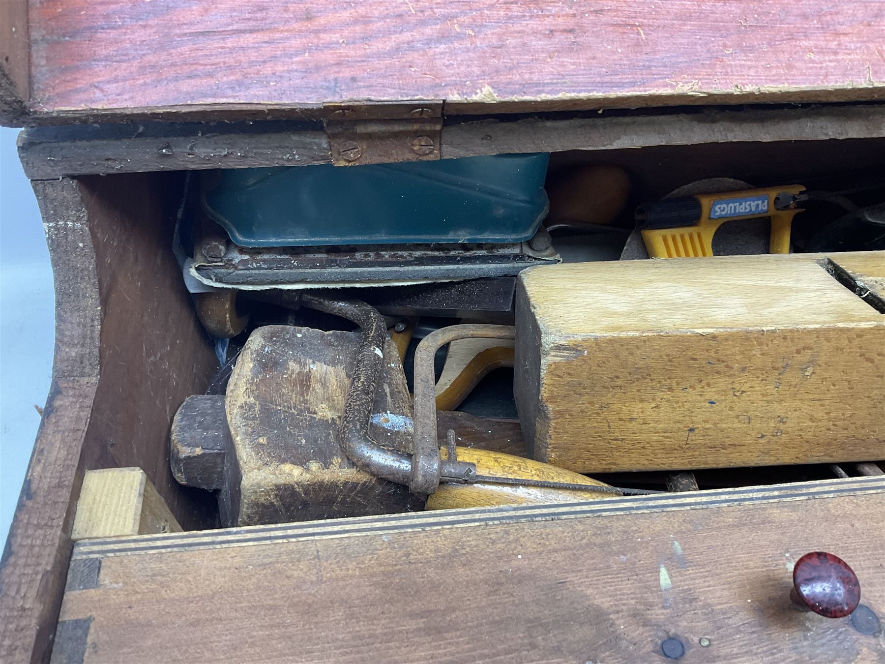 Large wooden tool box and carpenters tools, to include tenon and panel saws, box plane, mallet, chisels etc