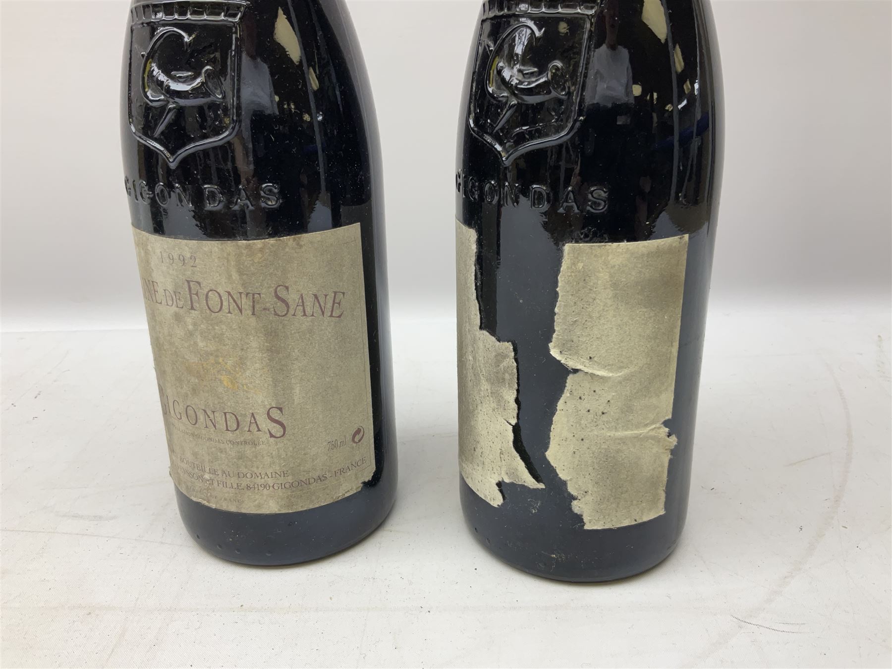 Mixed red wines including two bottles Domaine De Font-Sane, 750ml, 13.5% vol, one bearing 1992 to label, Vina Amezola, 1990, rioja, 75cl, 12.5% vol, Louis Latour, 1993, Santenay, 75cl, 13.5% vol, etc (9)