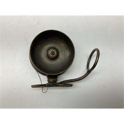 Mallochs Patent four inch fishing reel, with oval mark and horn handle