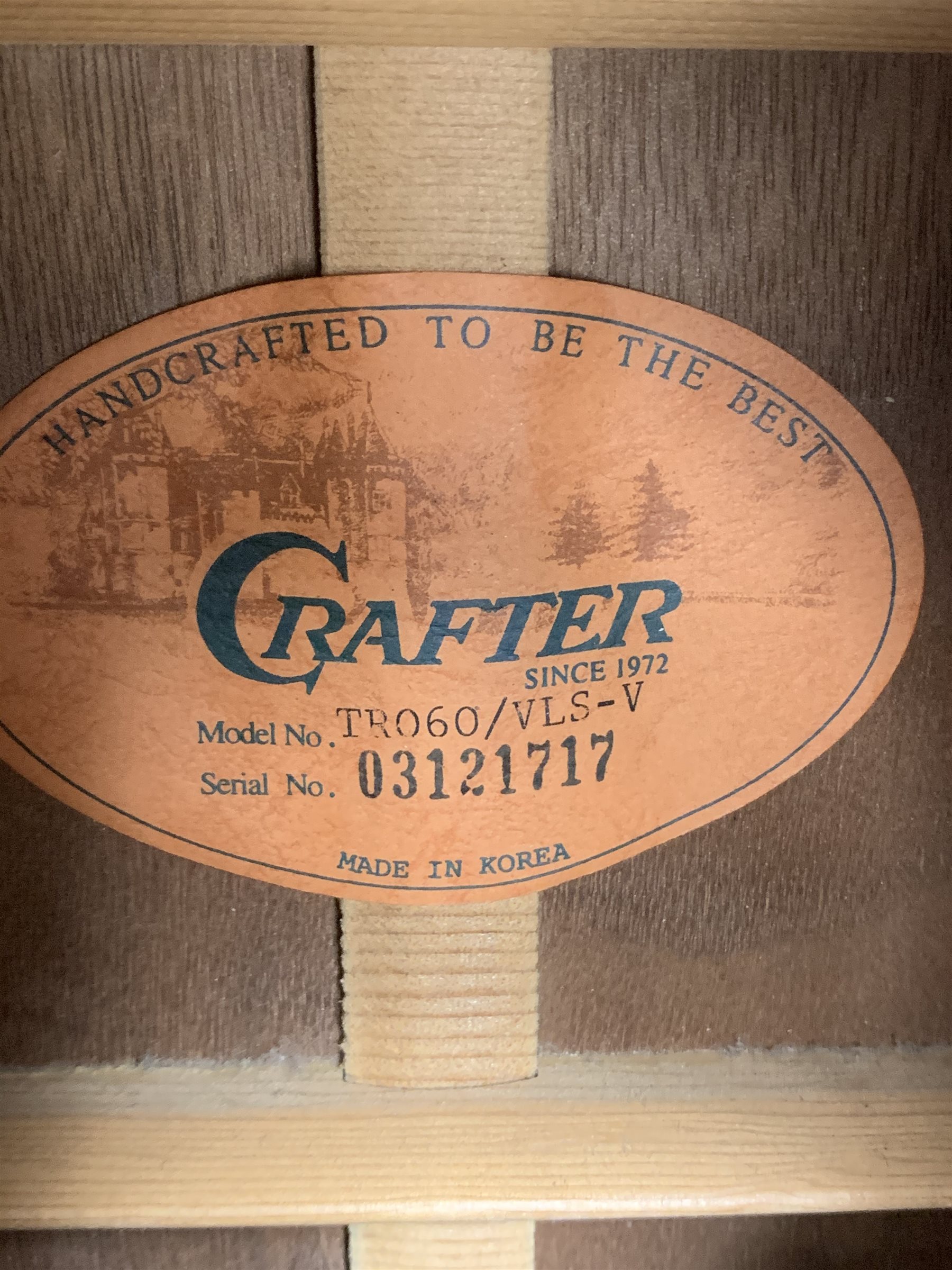 Crafter TR060 VLS-V Southern Jumbo acoustic guitar, violet sunburst gloss, rosewood back and sides, in carrying case