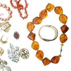 Victorian gilt rock crystal brooch, 9ct gold chase link chain necklace, Accurist ladies wristwatch, malachite bead necklace, silver jewellery including a filigree cameo bracelet, portrait miniature brooch, rings etc, together with various costume jewellery