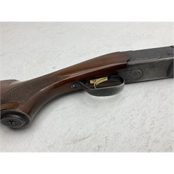 Italian Beretta Model 686 Onyx 12-bore double barrel over-and-under boxlock ejector shotgun, the 74.5cm barrels with ventilated top rib, walnut stock with chequered pistol grip and fore-end, single selective trigger Fore-end no.38044 Barrels no.5314 Action no.F38044B; together with set of five chokes (two fitted) SHOTGUN CERTIFICATE REQUIRED