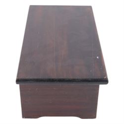 Early 20th century Swiss musical box- in a plain mahogany finished case playing six airs on a 30 tooth steel comb, with a 3-1/4”  pinned cylinder and tune indicator, with play/stop/repeat/change/ levers, crank wound spring driven barrel with Geneva stopwork, case fitted with an internal viewing glass.