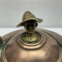 Engraved copper kettle, with Baden Powell Mafeking decoration with union jack flags, with finial modeled as Baden Powell, H31cm