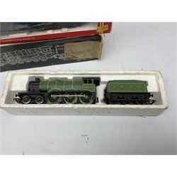 Hornby '00' gauge - LMS Class 4P 2-6-4 tank locomotive No.2300; Class 47 Diesel Co-Co locomotive 'The Queen Mother' N0.47541; both boxed; Class 9F 2-10-0 locomotive 'Evening Star' No.92220; part box; and Class B12 4-6-0 locomotive No.8509; box base only (4)