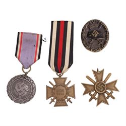 WWI German Hindenburg cross, together WWII bronze Merit Cross with crossed swords, Luftsch...
