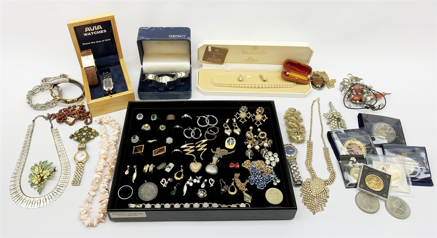Cased 9ct gold mounted cheroot holder hallmarked, two silver 'For God and the Empire' award brooches, hallmarked, other silver jewellery stamped, Seiko ladies wristwatch and collection of watches, coins and costume jewellery