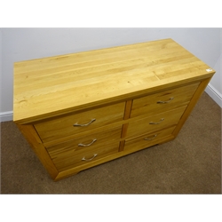  Light oak chest of six drawers, W120cm, H82cm, D50cm  