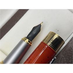 Circa 1930s Mentmore Auto Flow button fill fountain pen, the black barrel and cap with single narrow band and gold nib stamped Osmi Ridium 14ct, together with two gold nib fountain pens, each marked Huahong, the first stamped 14K 580, and second stamped 8K, both housed in Mentmore boxes (3)