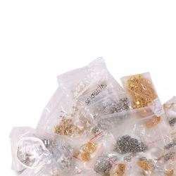 Quantity of costume jewellery, including stud earrings, pendant necklaces, bracelets and bangles etc