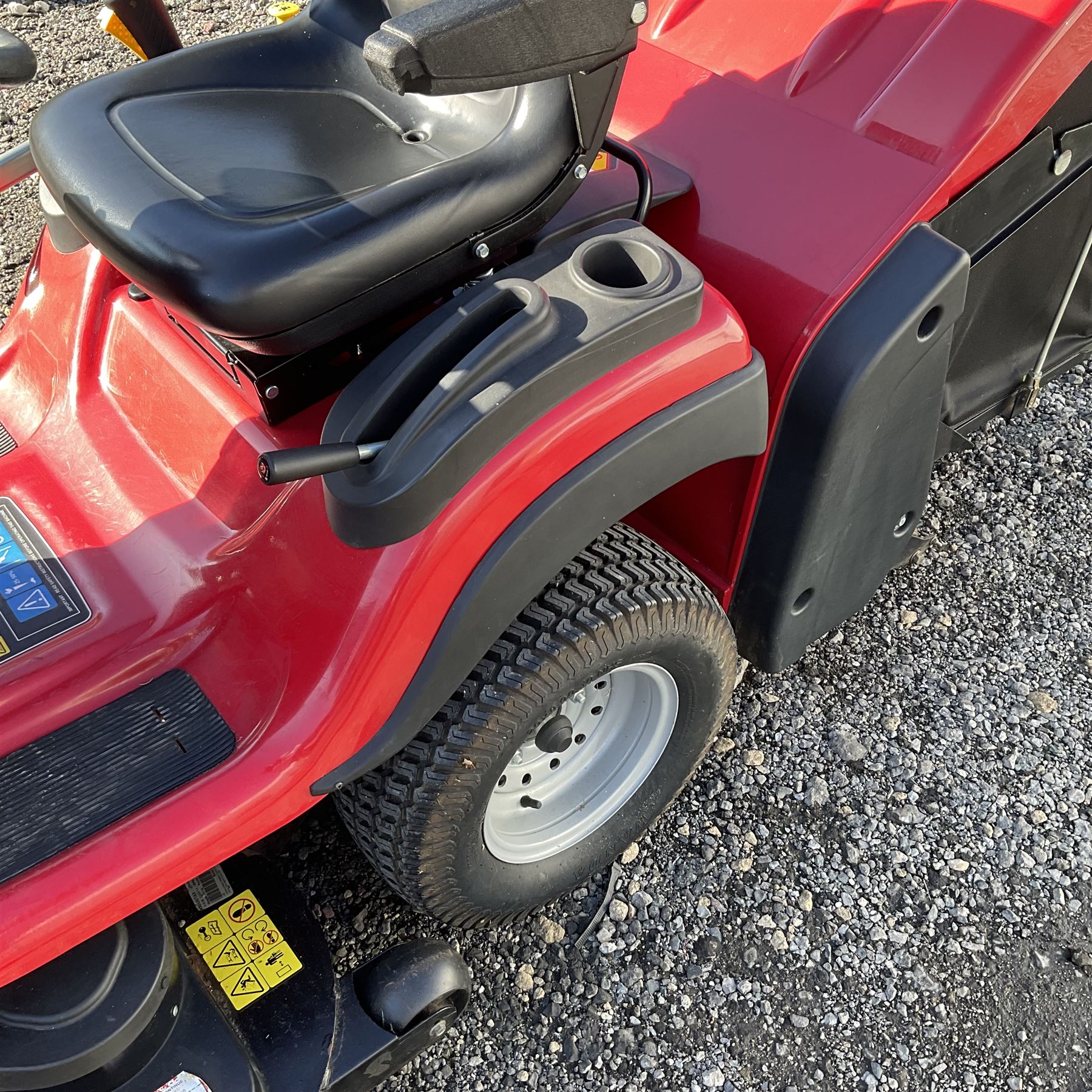 Countax B250 4-Trac ride on lawnmower with lifting jack and papers,