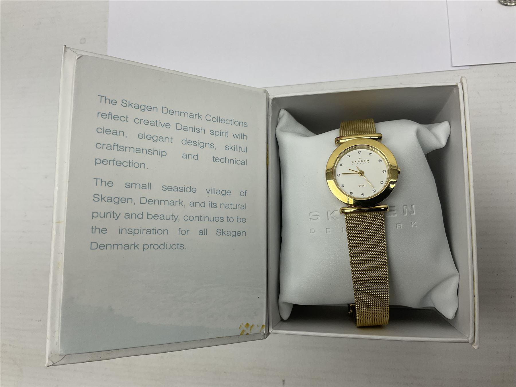Two ladies Skagen wristwatches, to include 107SGSC and 107SGGD, both on stainless steel mesh straps, boxed, together with four other ladies wristwatches (6)