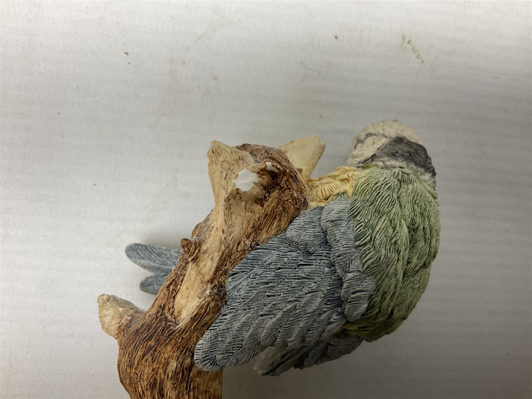 Country Artists figures, to include Bluetit, Elephant, Bluetit on tap etc, together with Lilliput Lanes and other similar items 