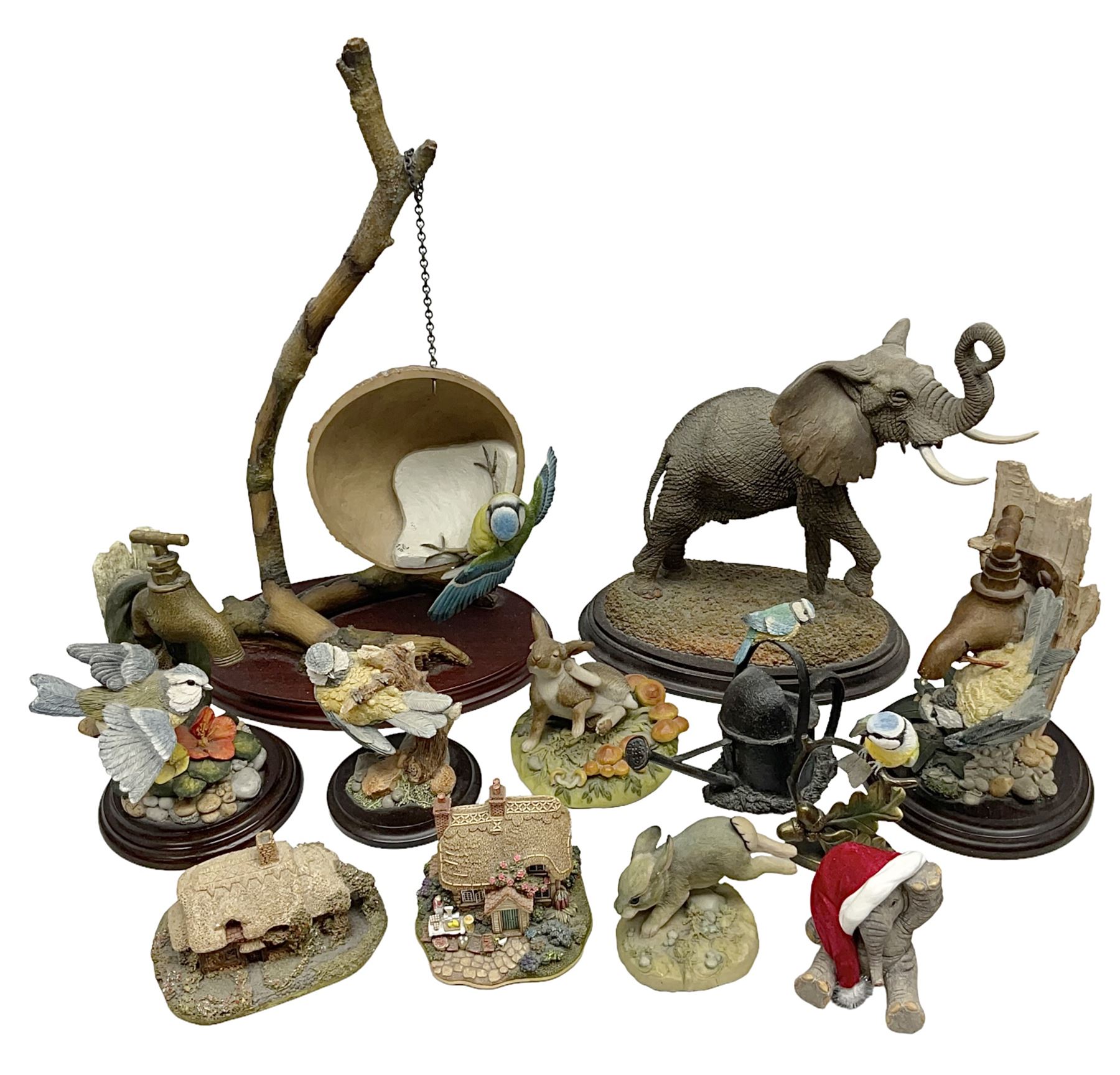 Country Artists figures, to include Bluetit, Elephant, Bluetit on tap etc, together with Lilliput Lanes and other similar items 